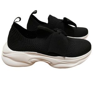 Yellow Box Titania Bow Slip On Sneakers Black Size 10